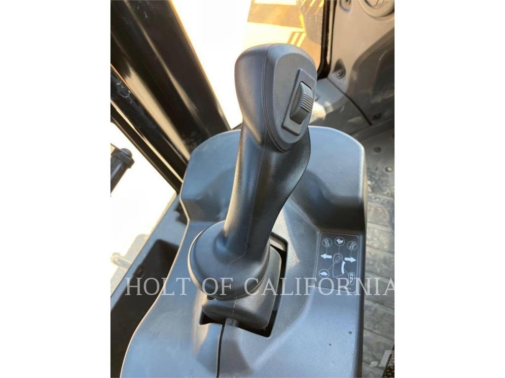 CAT 966 輪胎式裝載機
