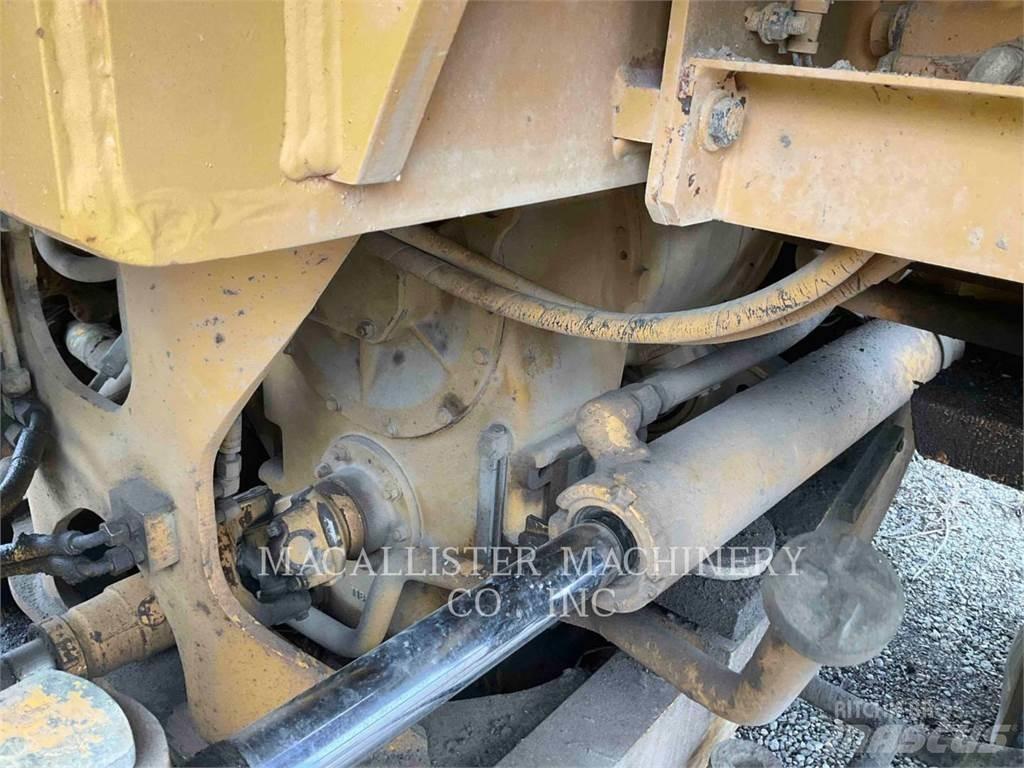 CAT 966G 輪胎式裝載機