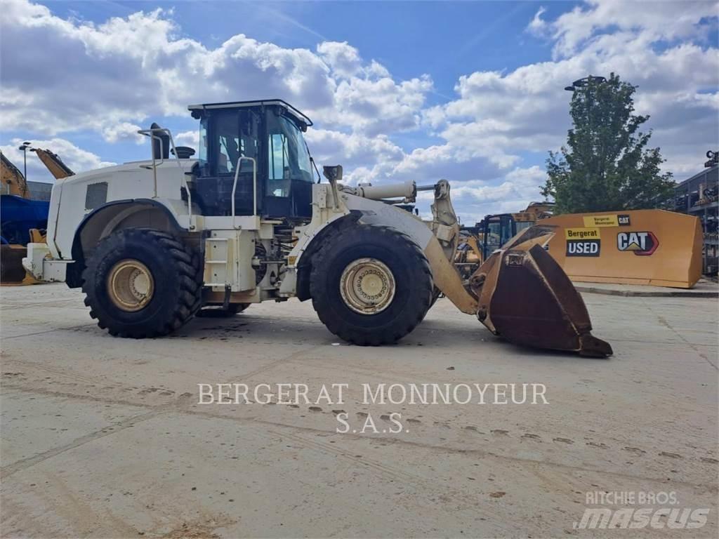 CAT 966M 輪胎式裝載機
