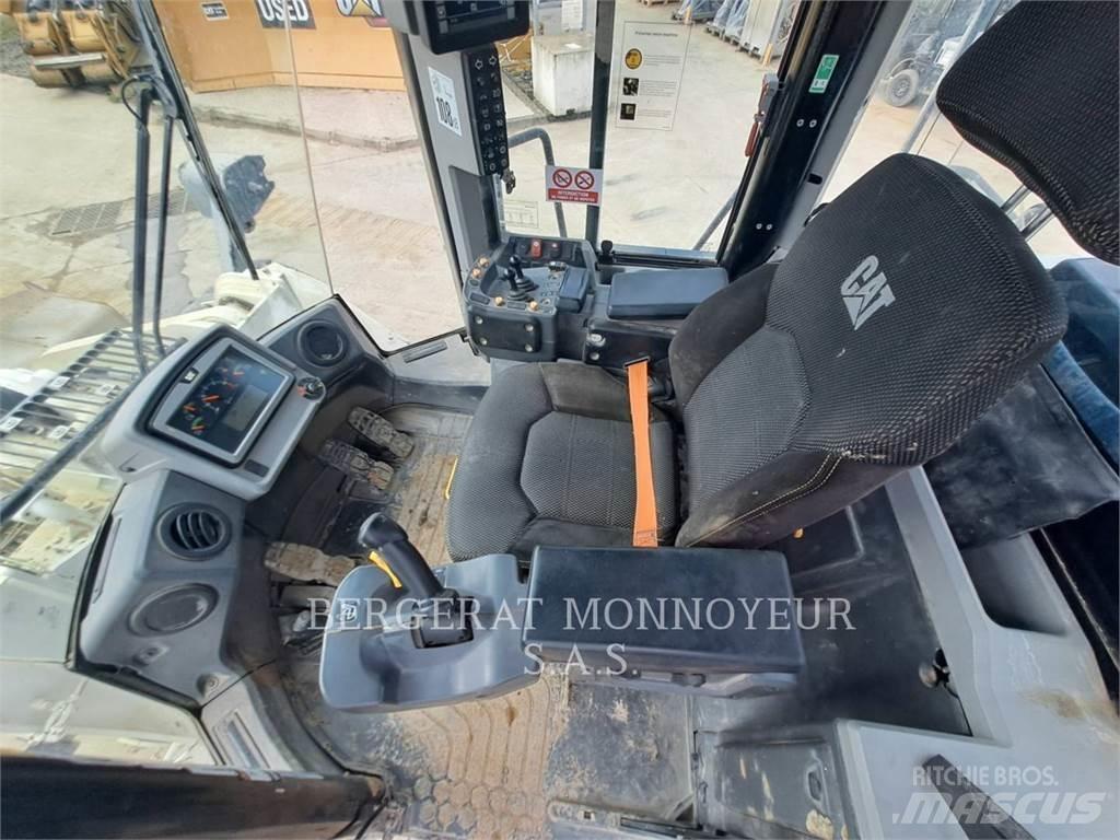 CAT 966M 輪胎式裝載機