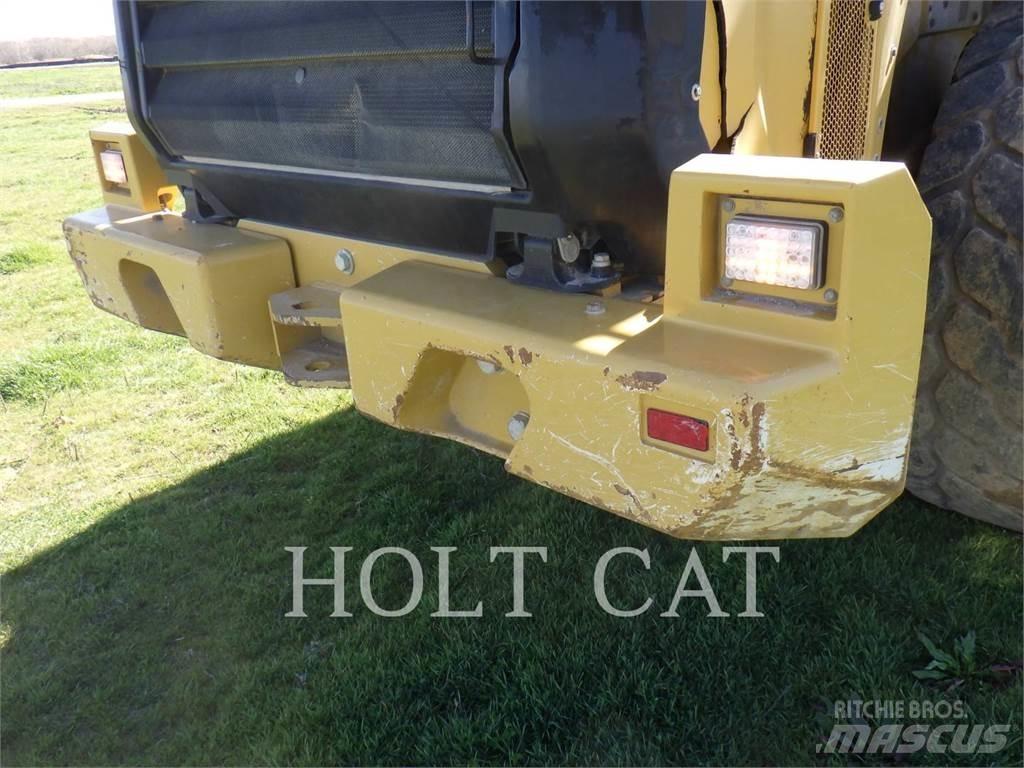 CAT 966M 輪胎式裝載機