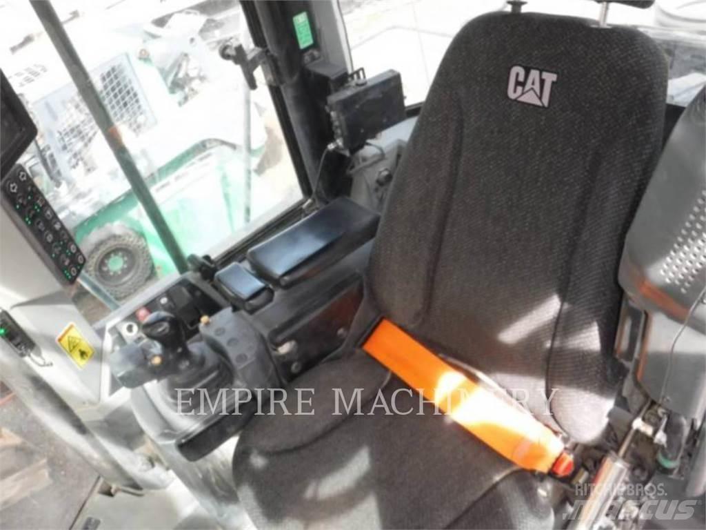 CAT 966M 輪胎式裝載機