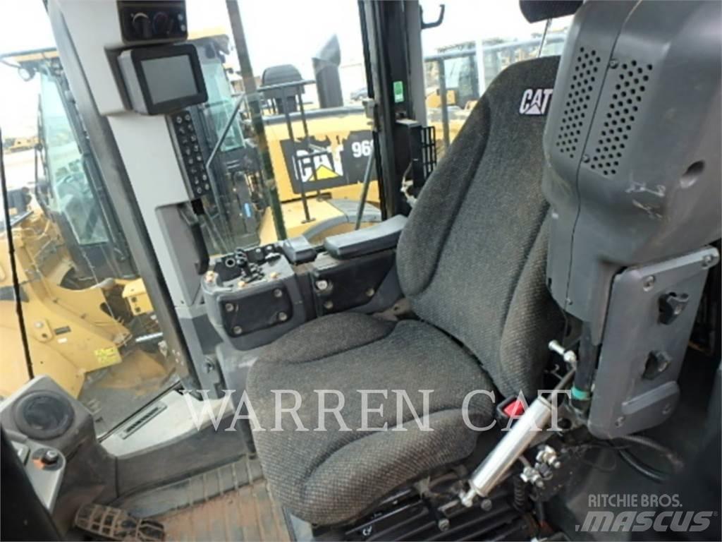 CAT 966M 輪胎式裝載機
