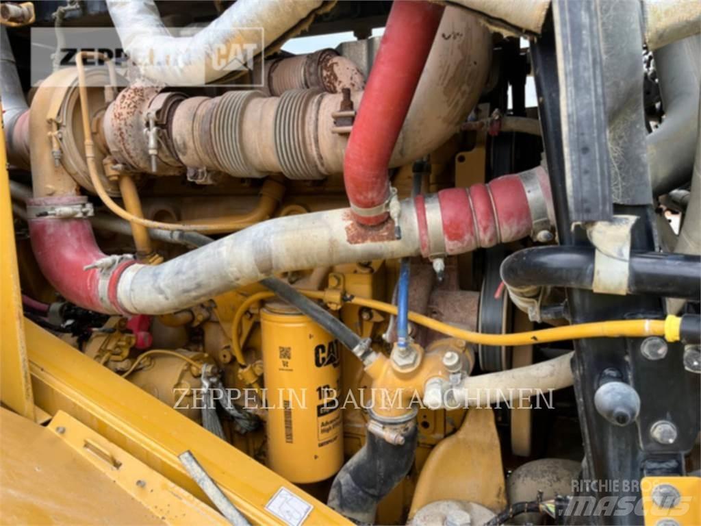 CAT 966M 輪胎式裝載機