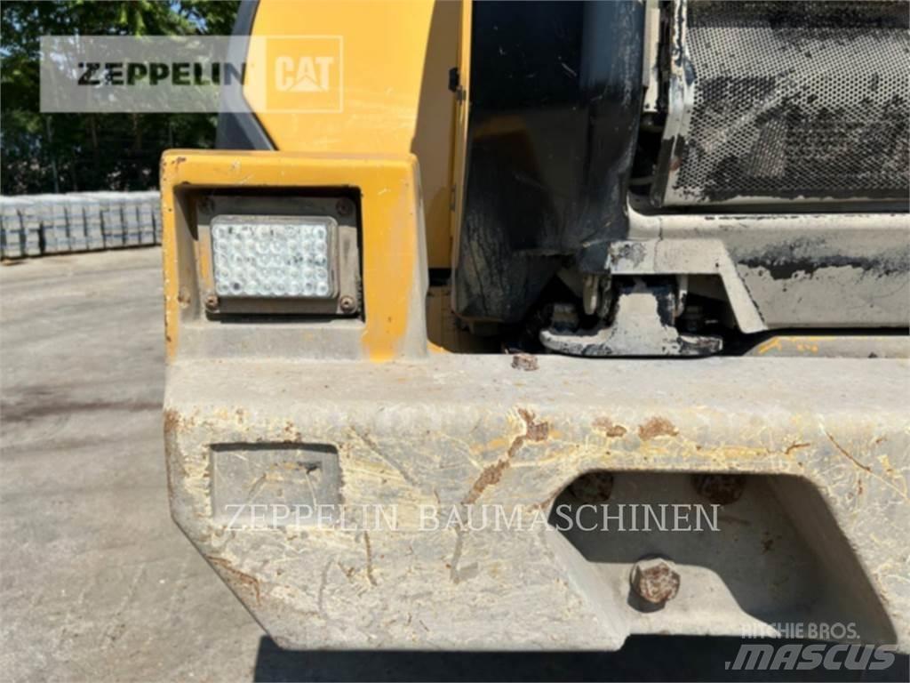 CAT 966M 輪胎式裝載機