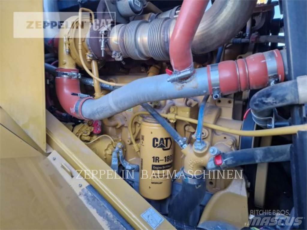 CAT 966M 輪胎式裝載機