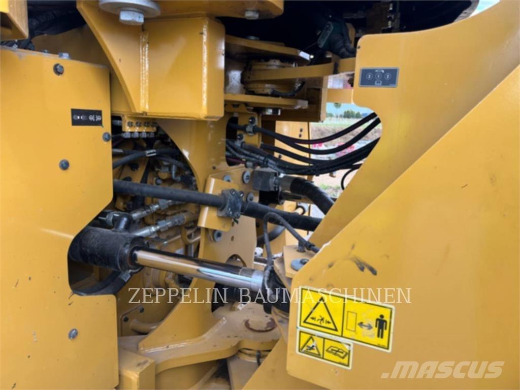 CAT 966M 輪胎式裝載機