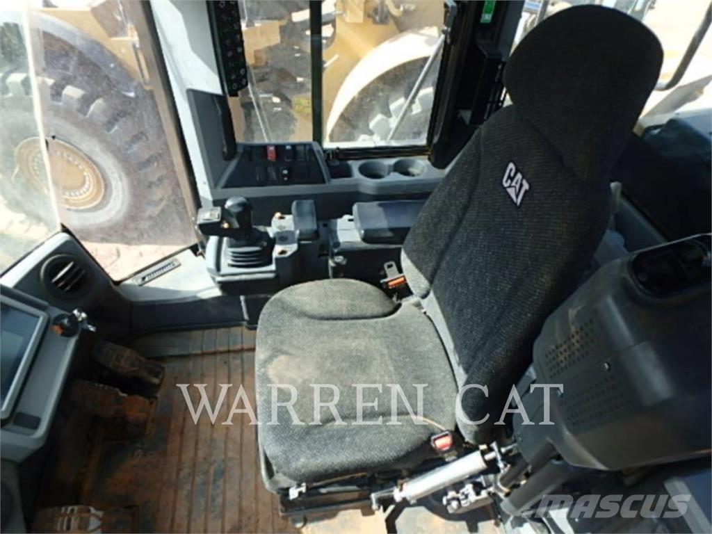 CAT 966M 輪胎式裝載機