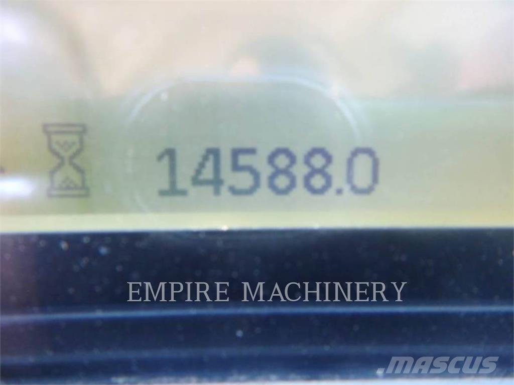 CAT 966M 輪胎式裝載機