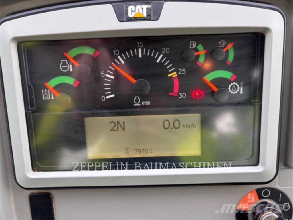 CAT 966M 輪胎式裝載機