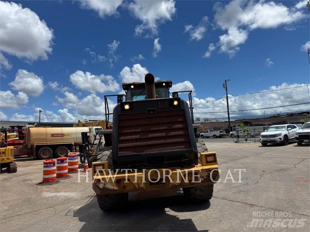 CAT 966M 輪胎式裝載機