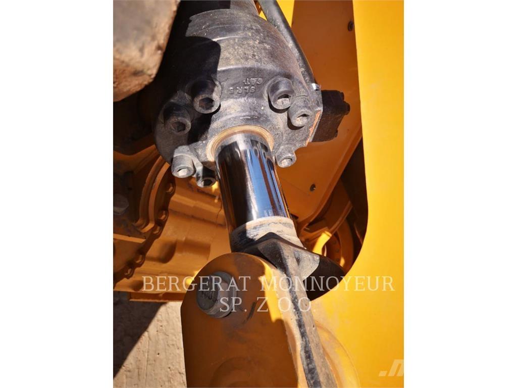 CAT 972 輪胎式裝載機