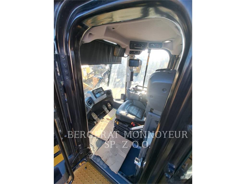 CAT 972 輪胎式裝載機