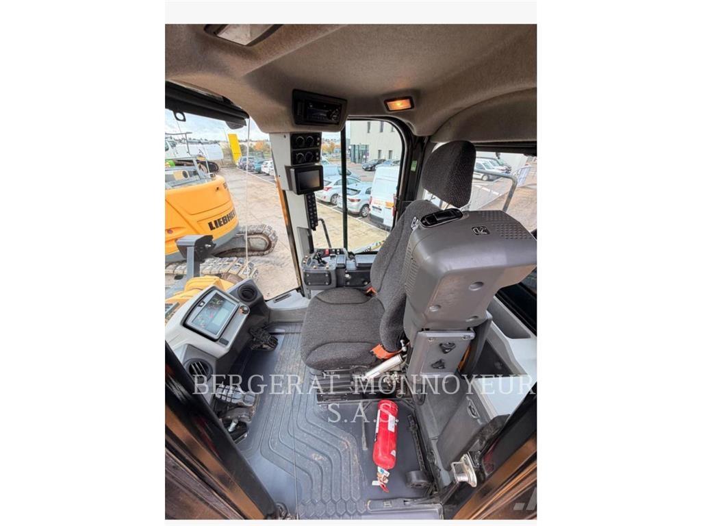 CAT 972 M XE 輪胎式裝載機