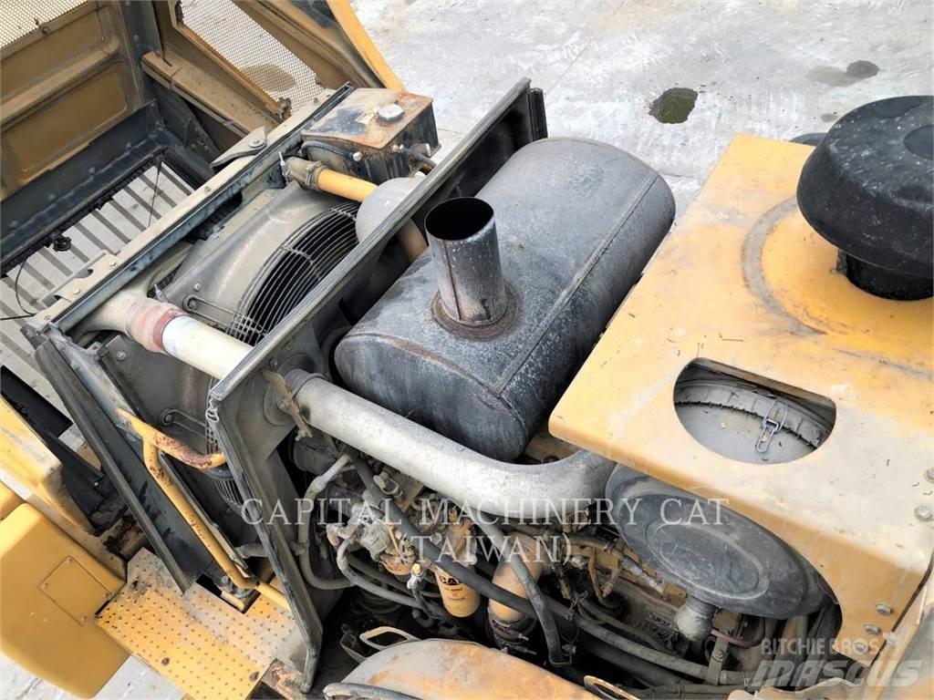 CAT 972H 輪胎式裝載機