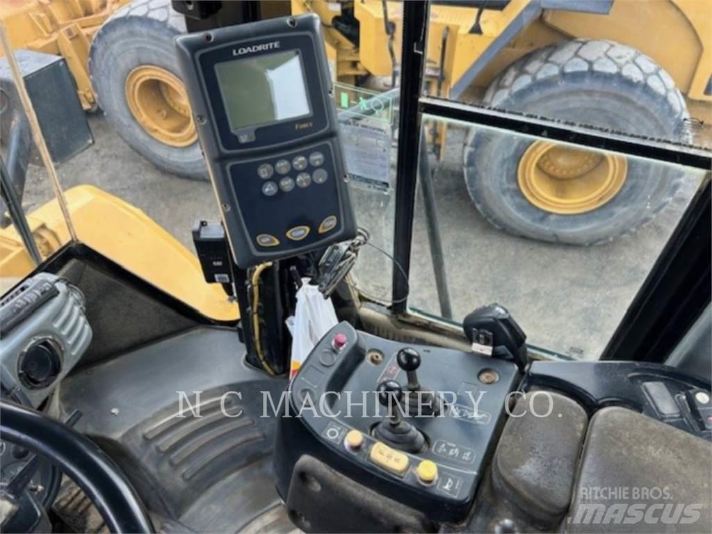 CAT 972H 輪胎式裝載機