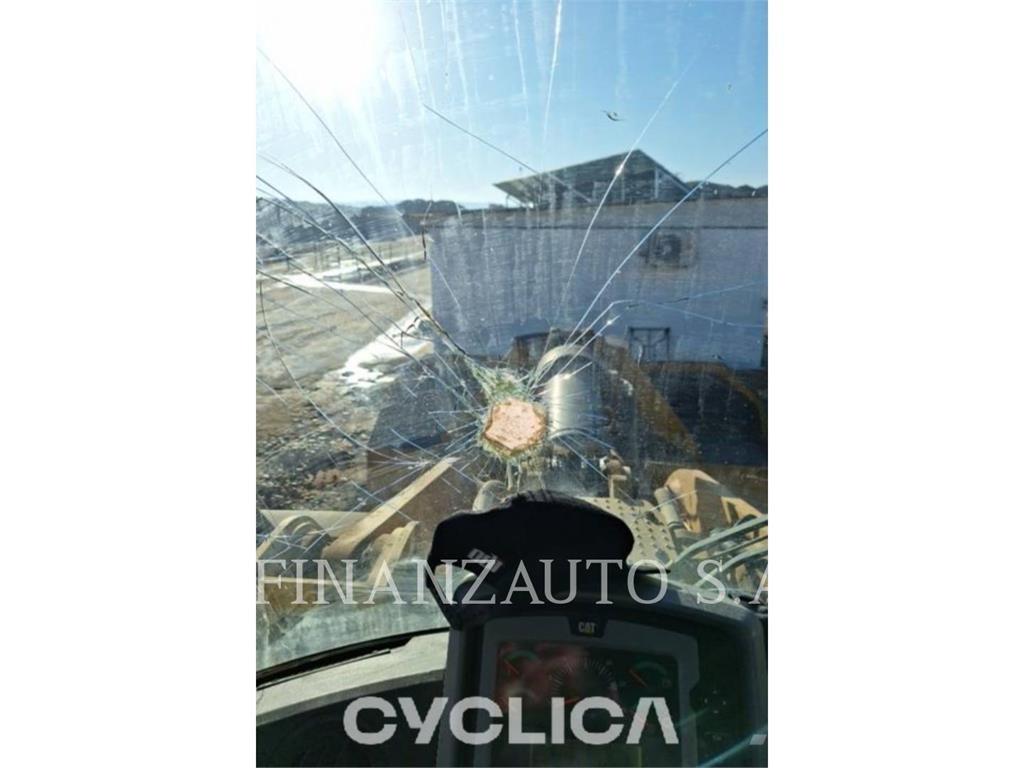 CAT 972K 輪胎式裝載機