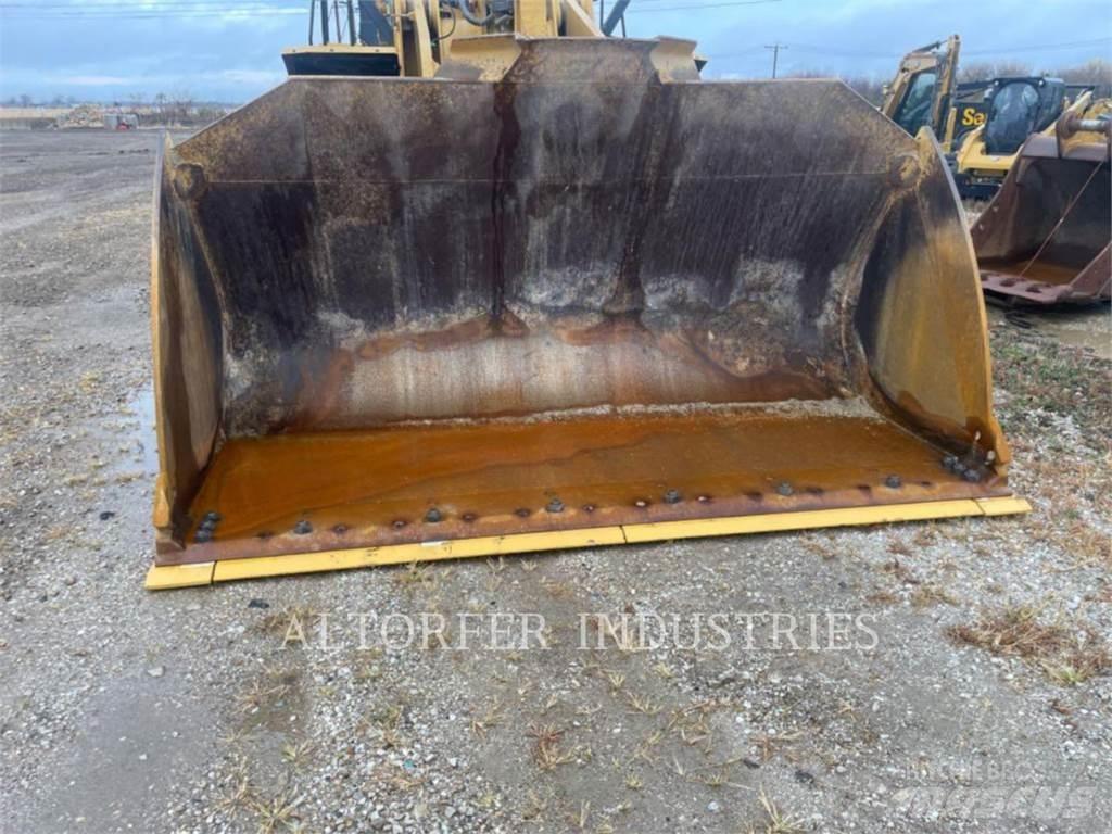 CAT 972M 輪胎式裝載機