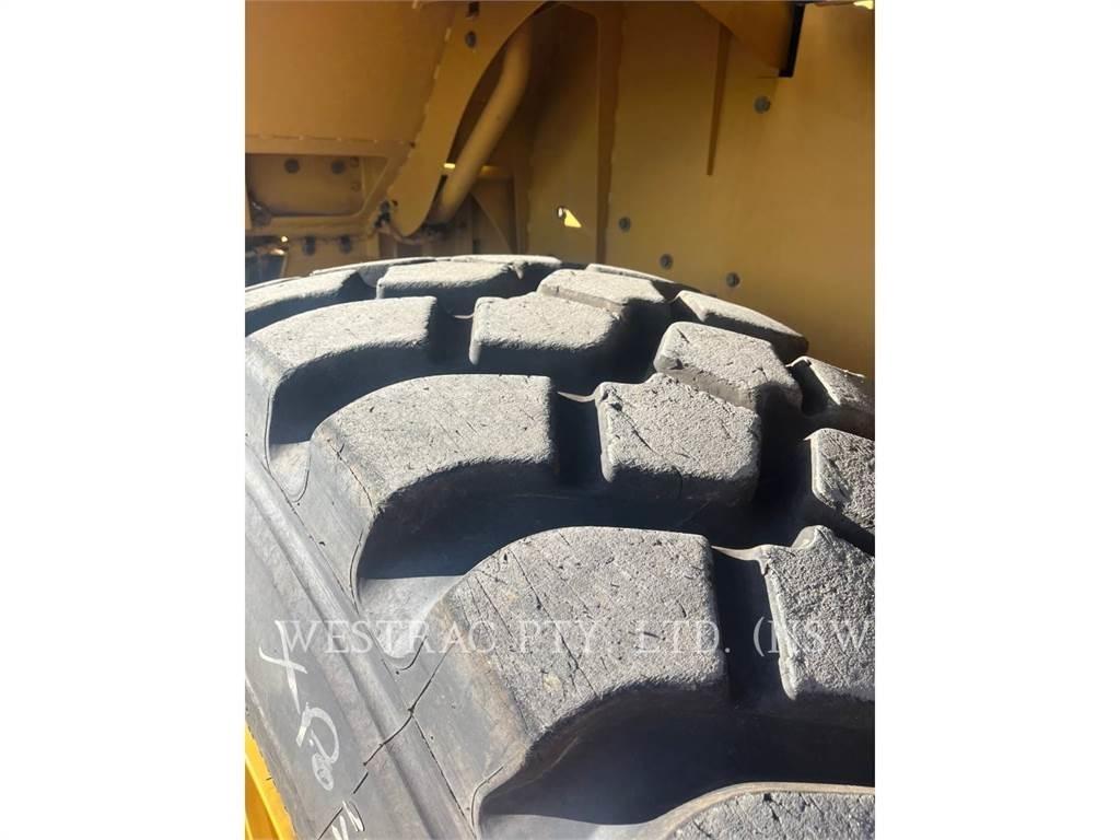 CAT 972M 輪胎式裝載機