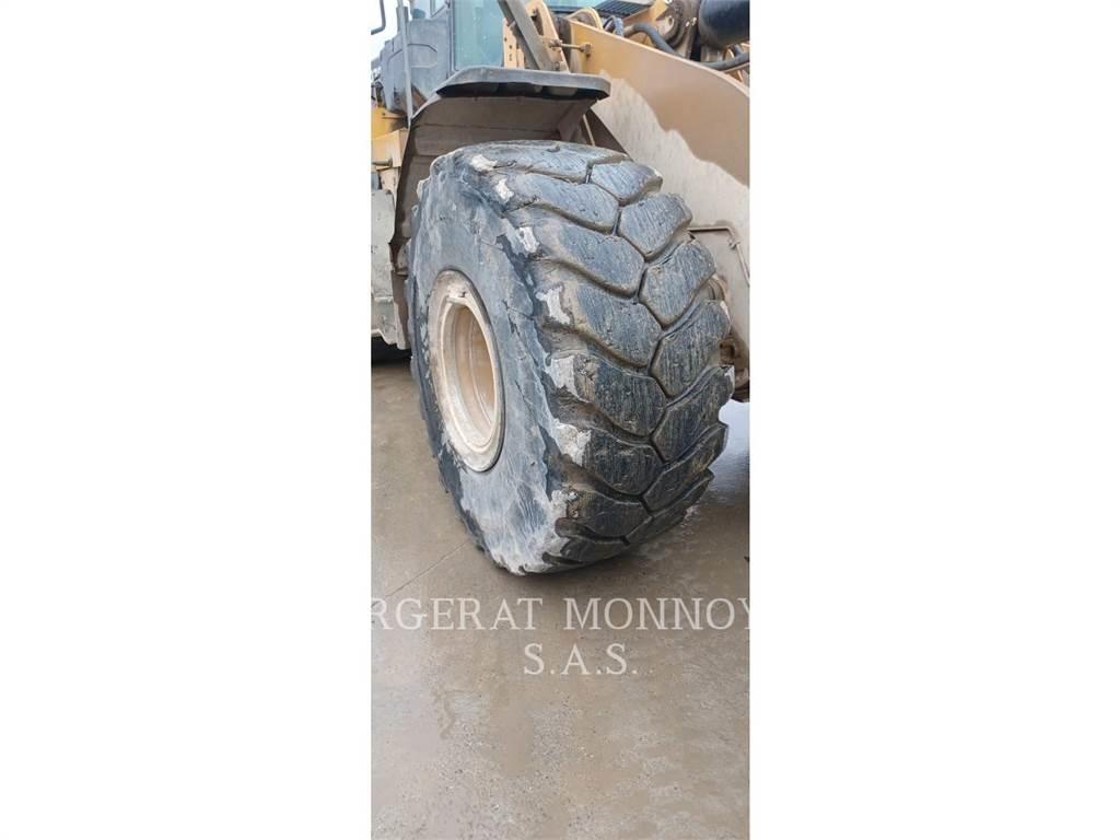 CAT 972M 輪胎式裝載機