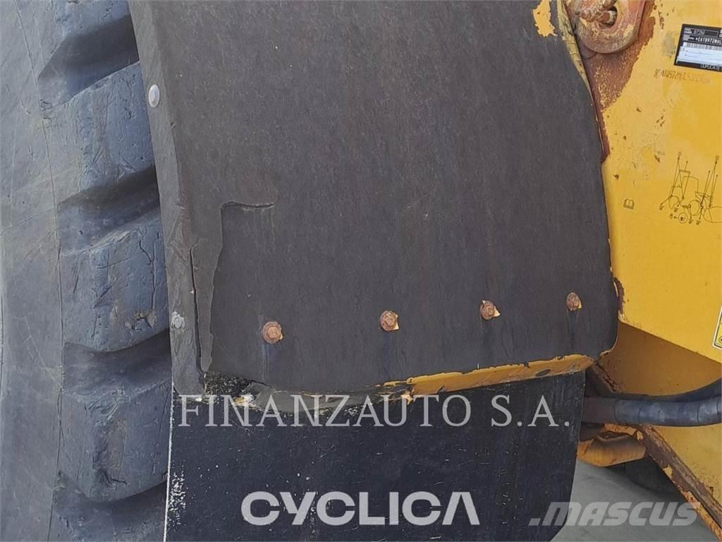 CAT 972M 輪胎式裝載機