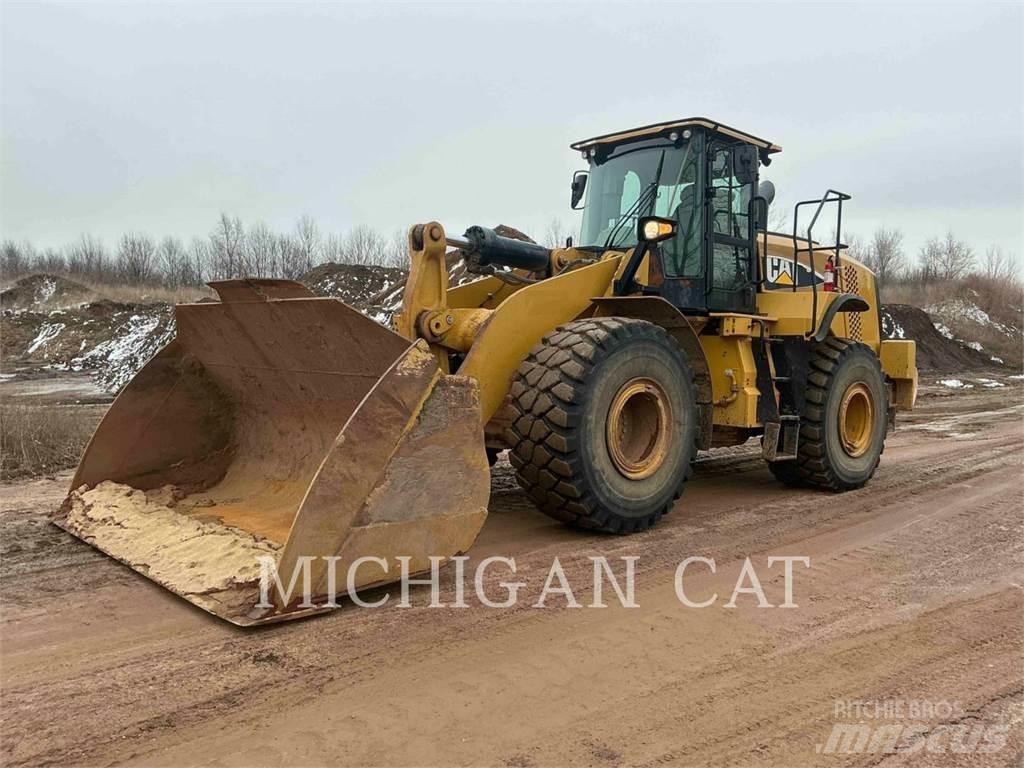 CAT 972M 輪胎式裝載機
