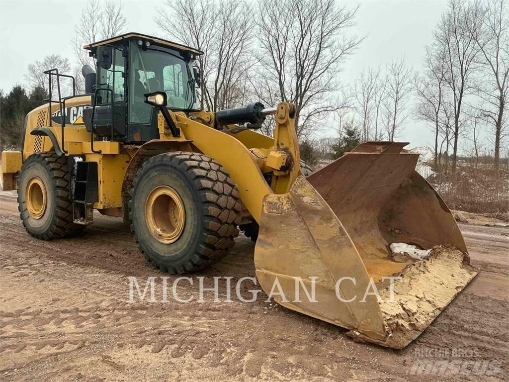 CAT 972M 輪胎式裝載機