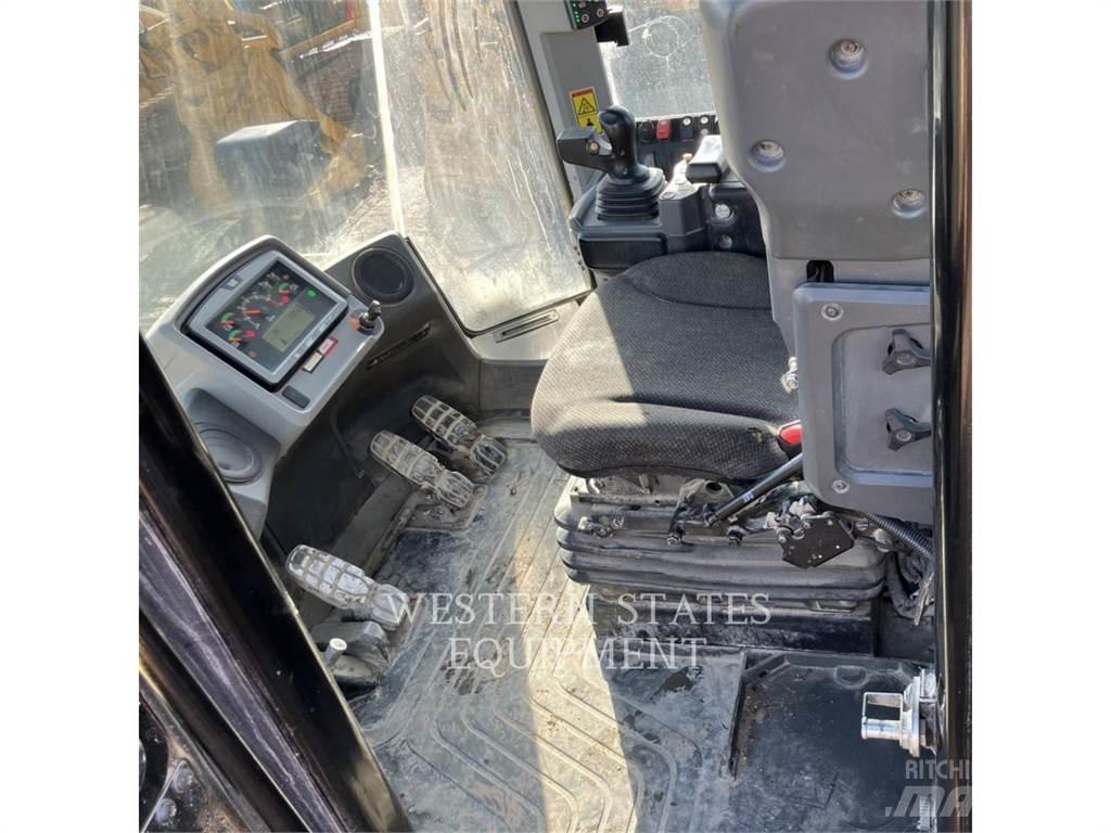 CAT 972M 輪胎式裝載機