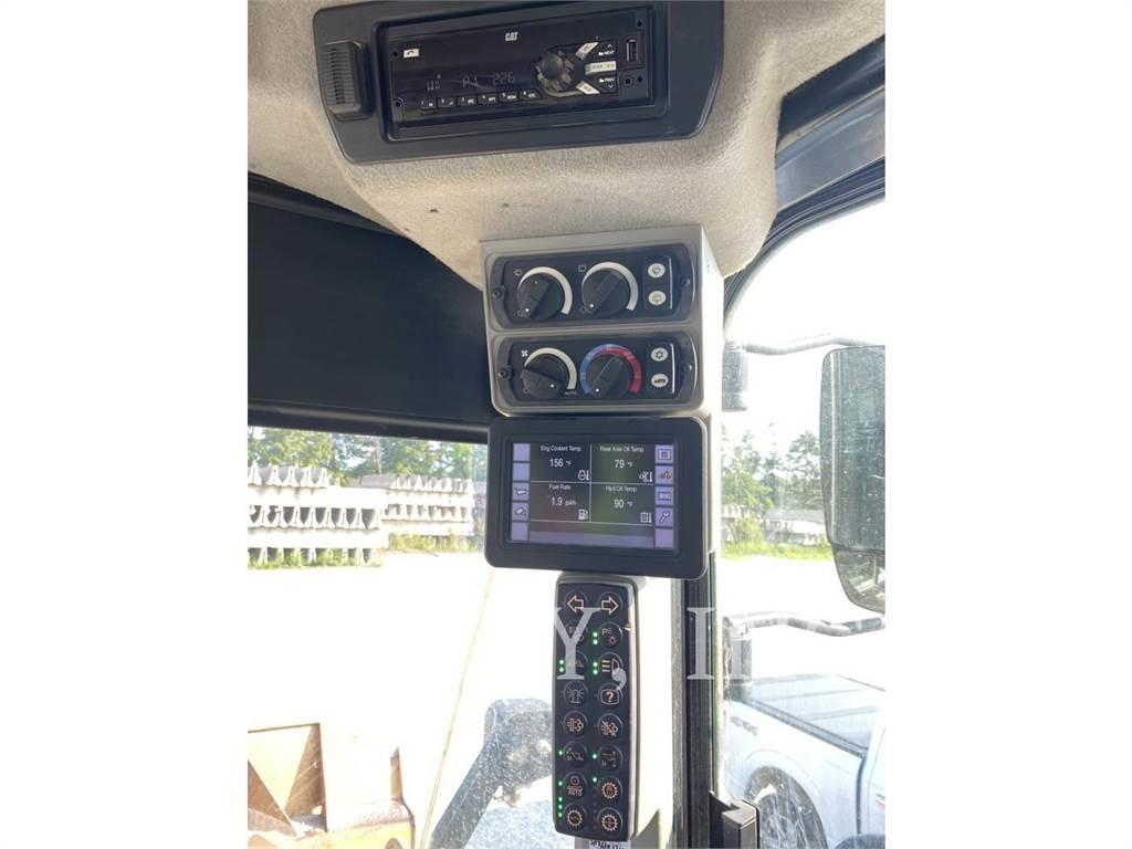 CAT 972M 輪胎式裝載機