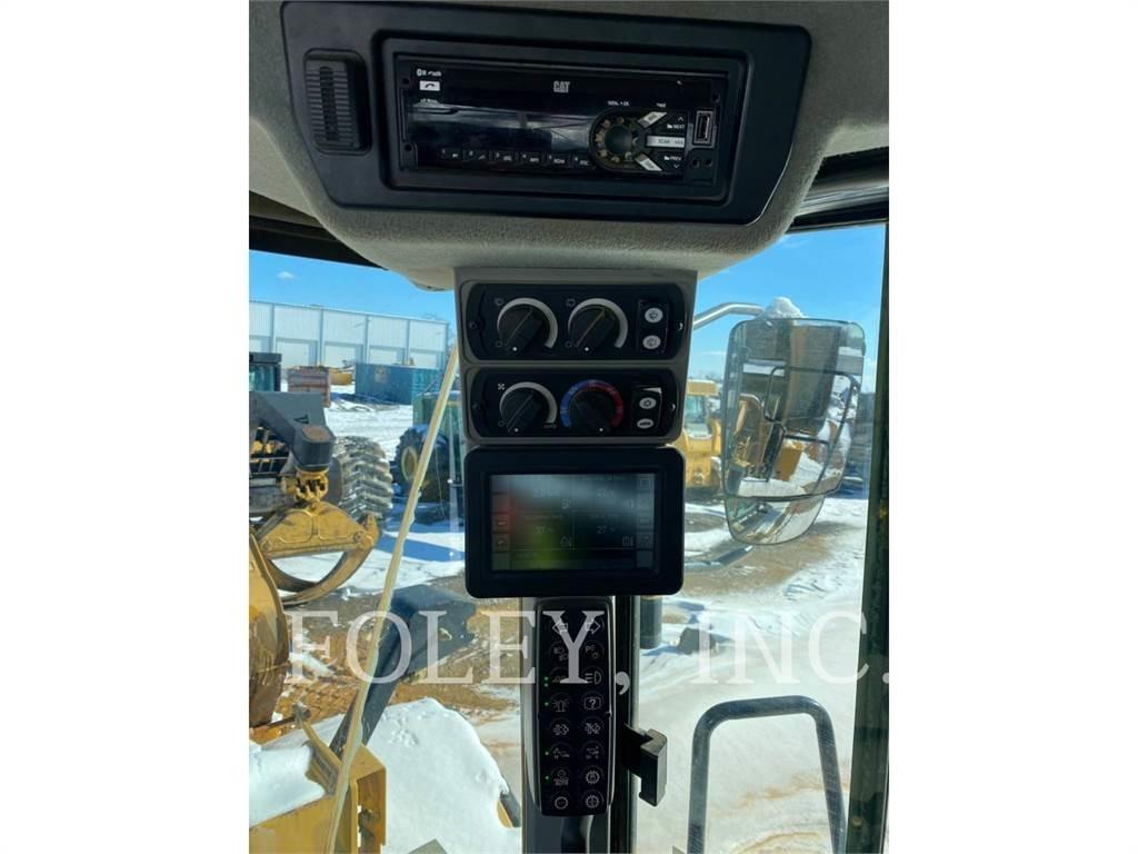 CAT 972M 輪胎式裝載機