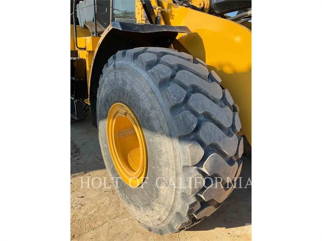 CAT 972M 輪胎式裝載機