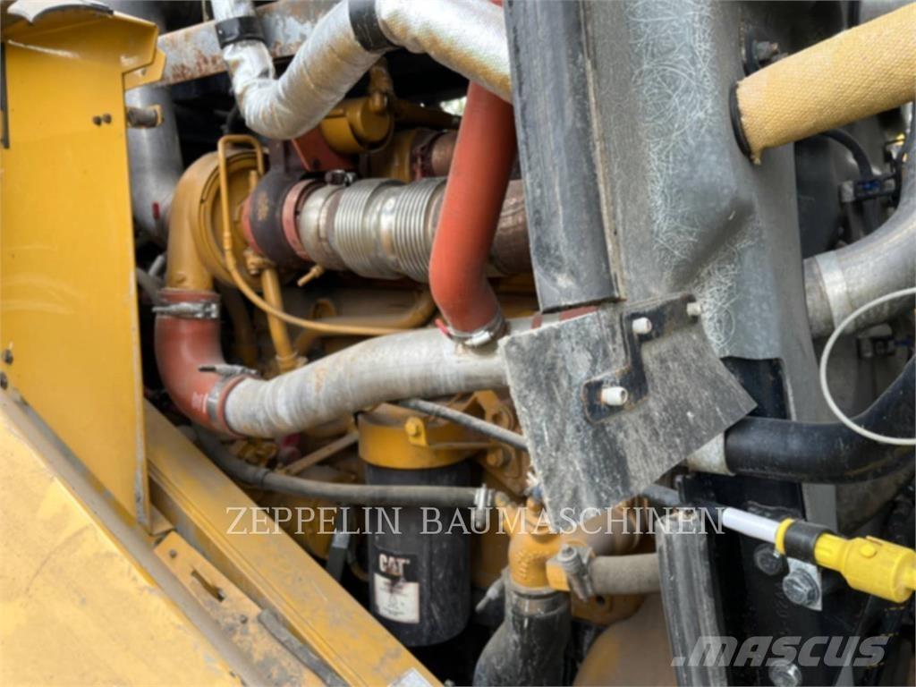 CAT 972M 輪胎式裝載機