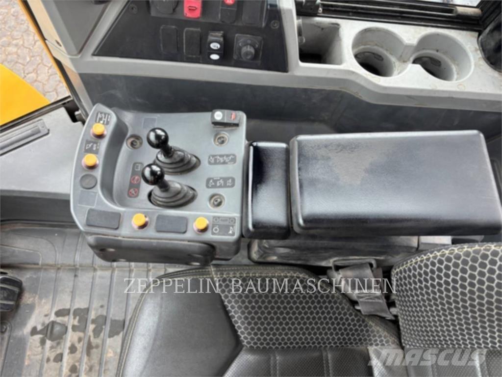 CAT 972M 輪胎式裝載機