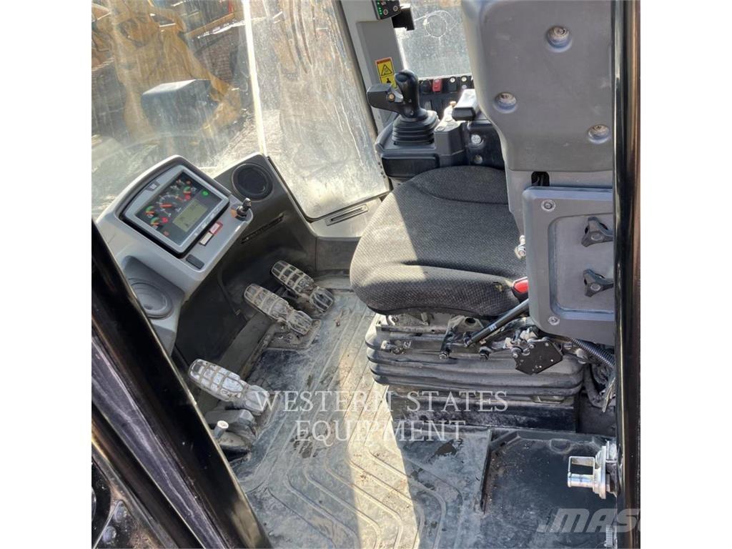 CAT 972M 輪胎式裝載機