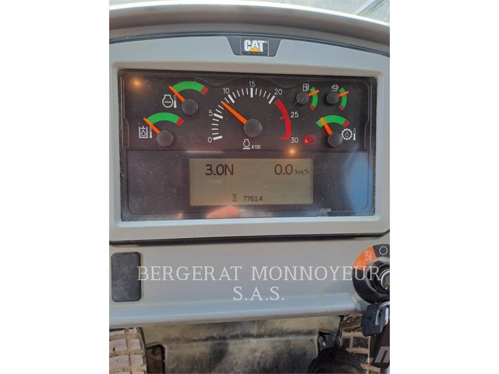 CAT 972M XE 輪胎式裝載機