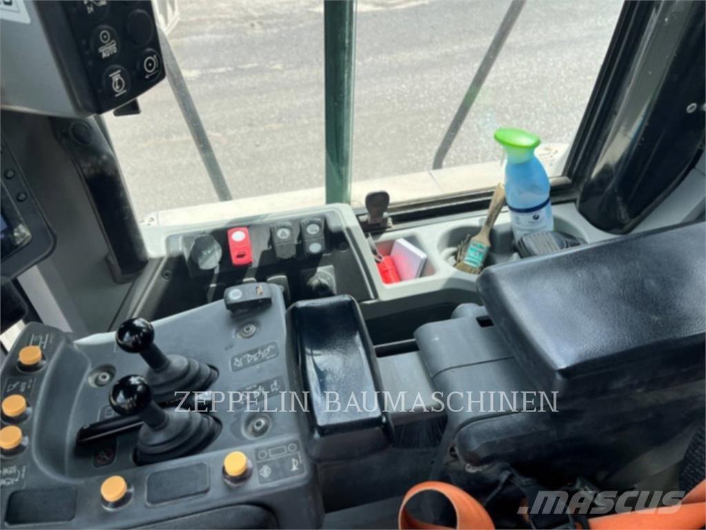 CAT 972MXE 輪胎式裝載機
