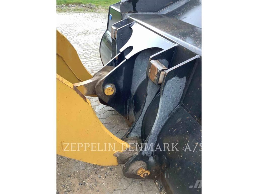 CAT 972MXE 輪胎式裝載機