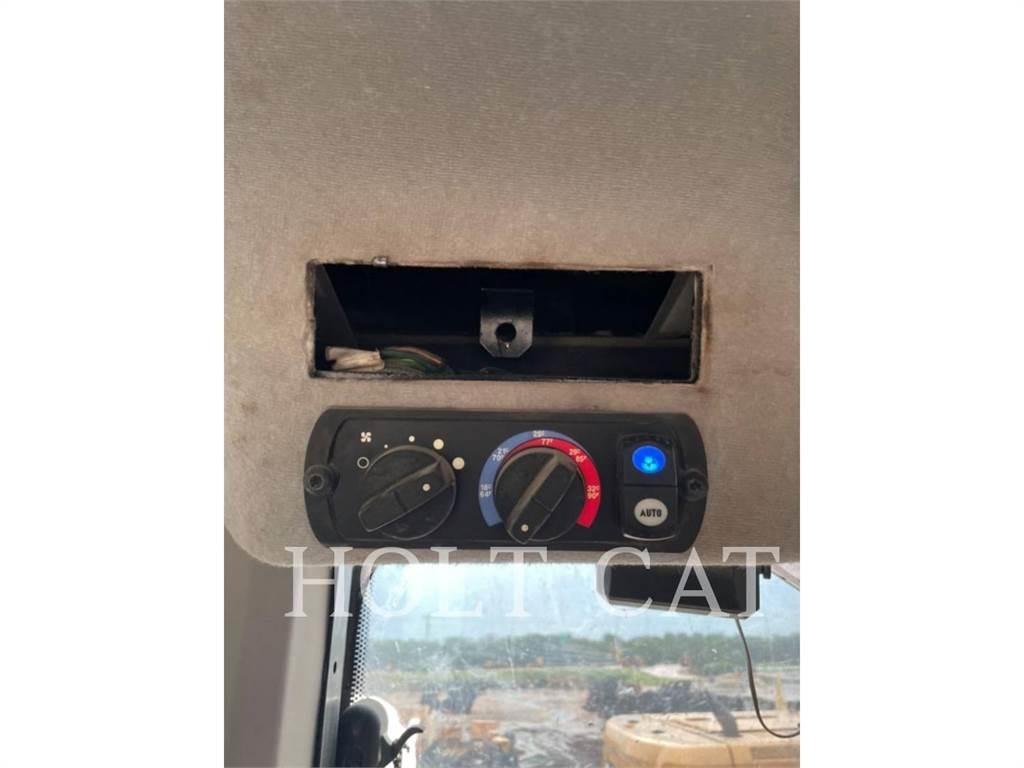 CAT 973K 推土機