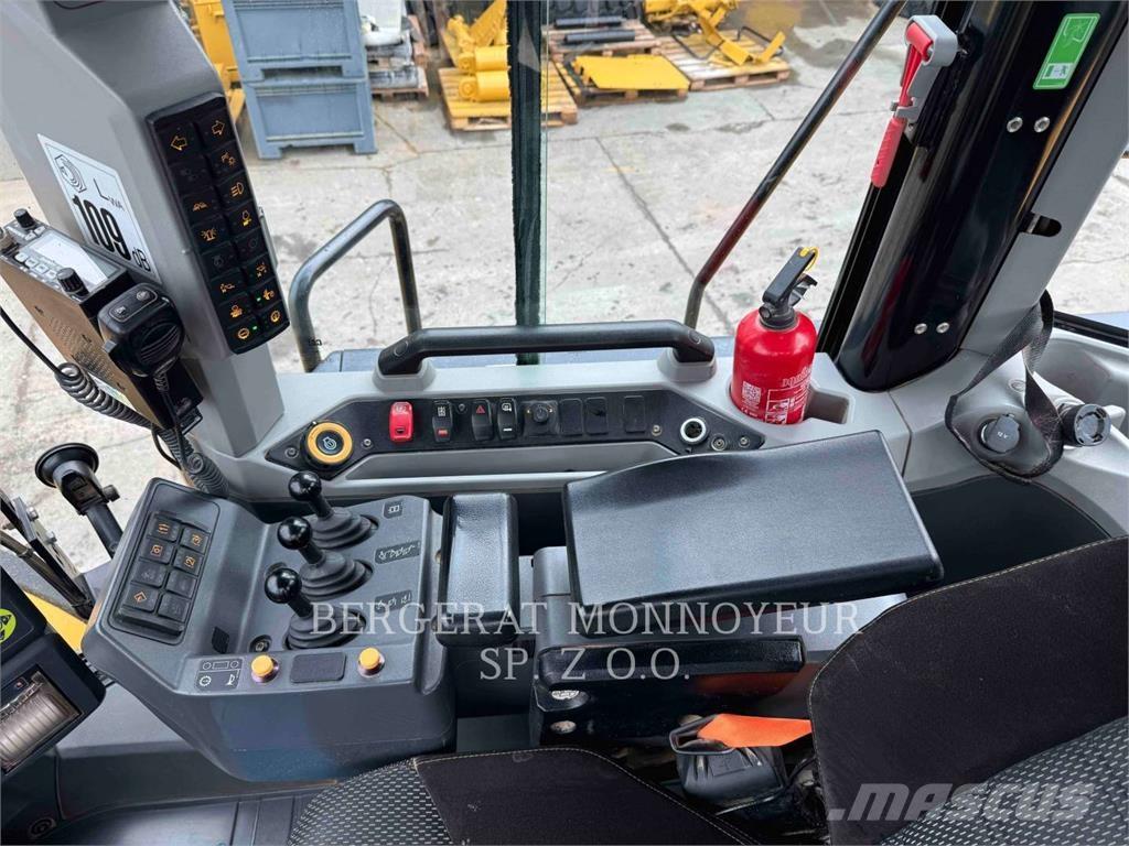 CAT 980 輪胎式裝載機