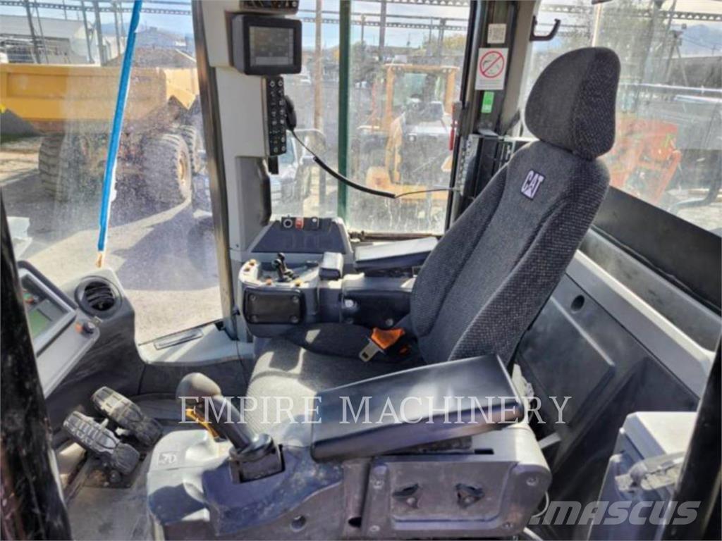 CAT 980M 輪胎式裝載機