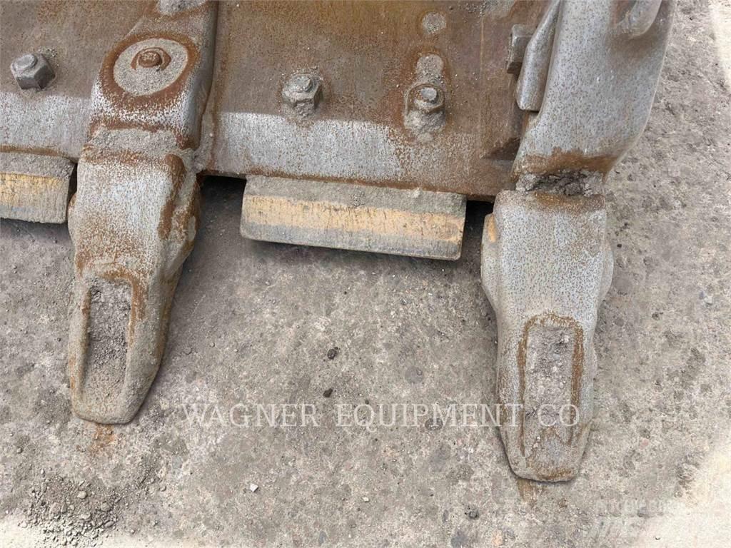CAT 982 輪胎式裝載機
