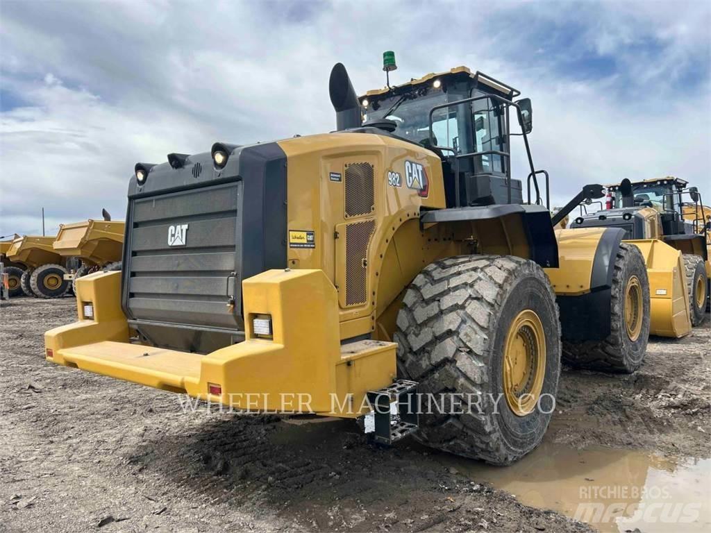 CAT 982 輪胎式裝載機