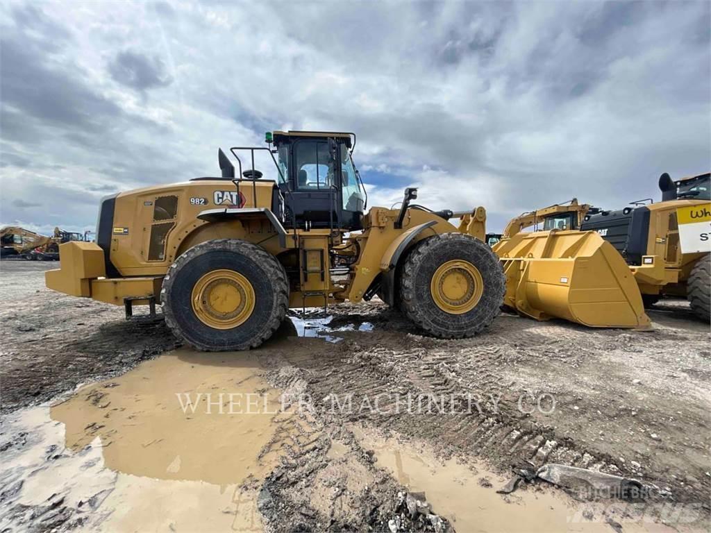 CAT 982 輪胎式裝載機