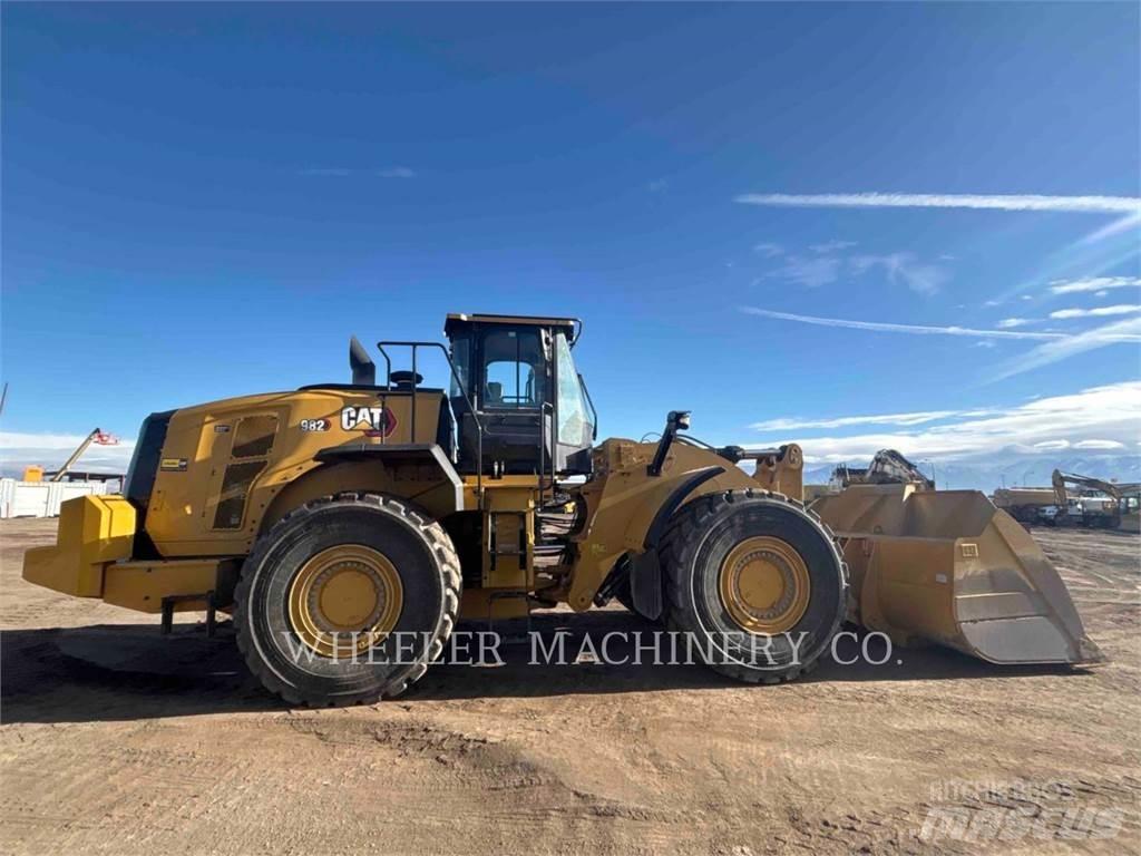CAT 982 輪胎式裝載機