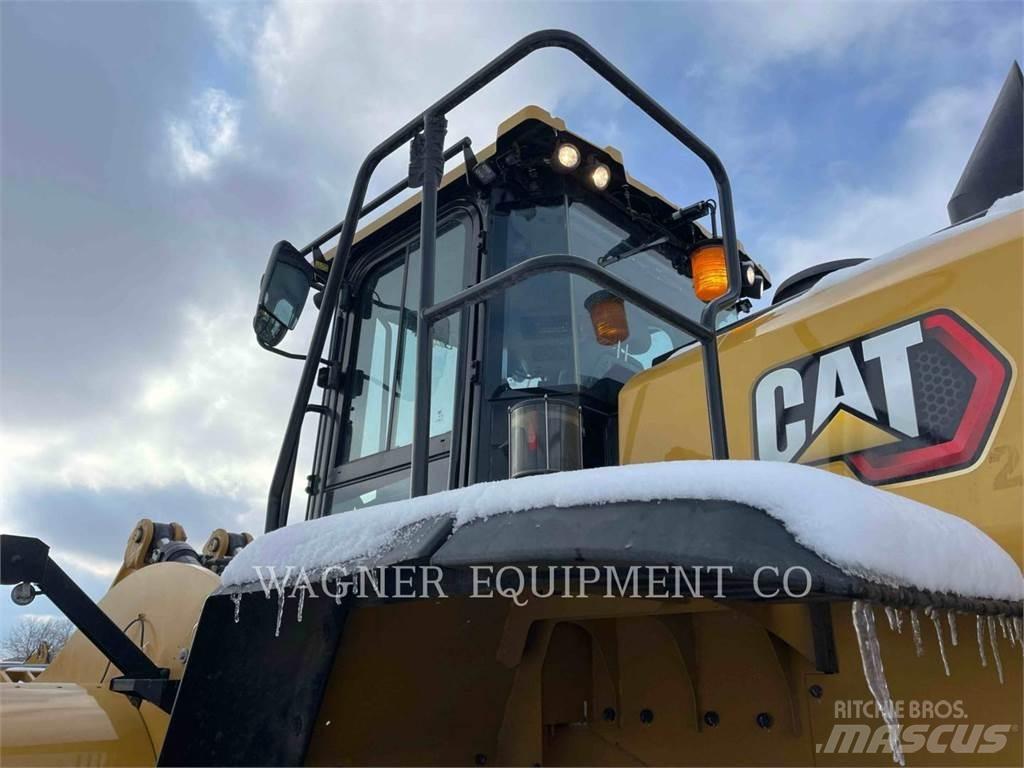 CAT 982 輪胎式裝載機