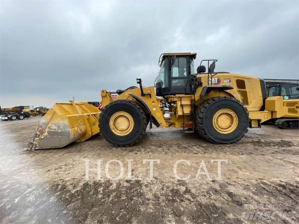 CAT 982 輪胎式裝載機