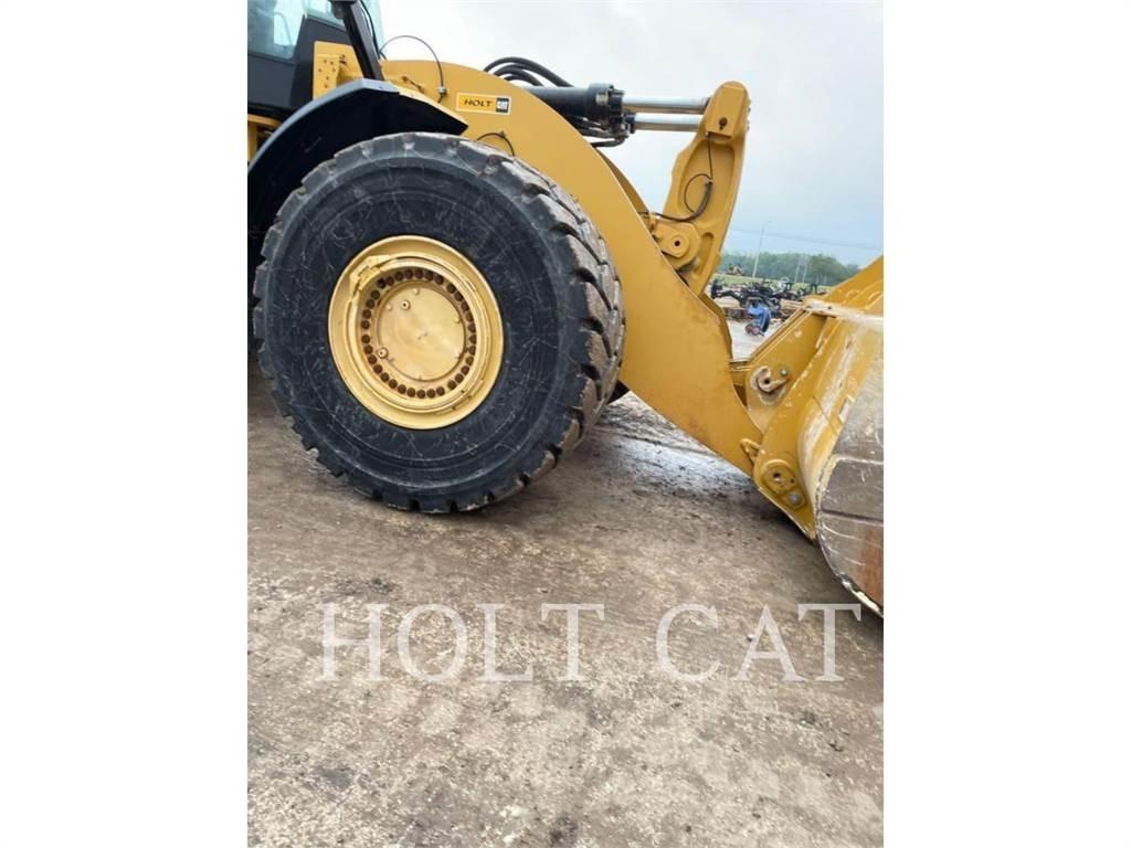 CAT 982 輪胎式裝載機