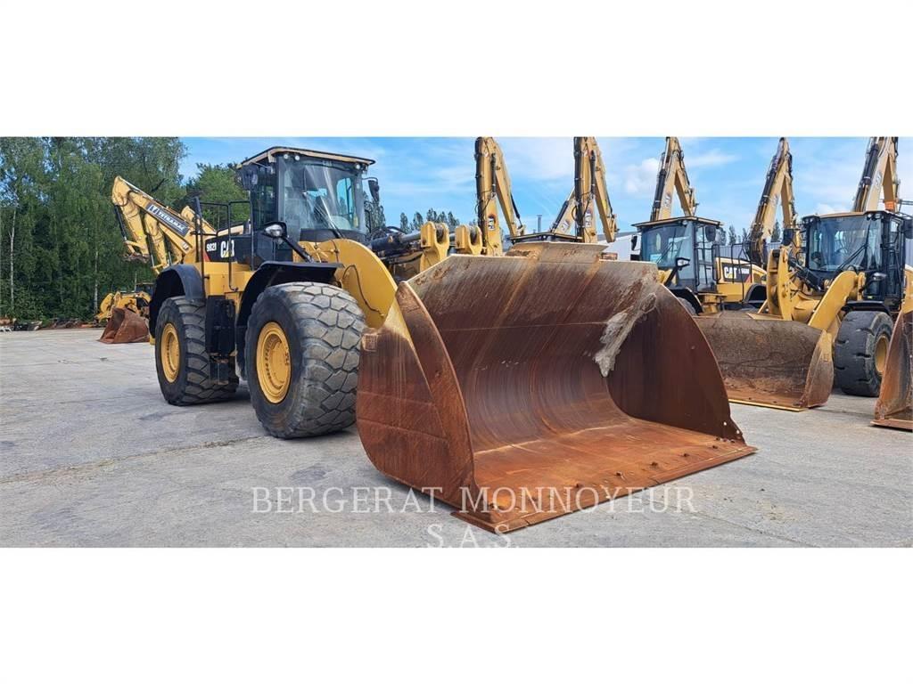 CAT 982M 輪胎式裝載機
