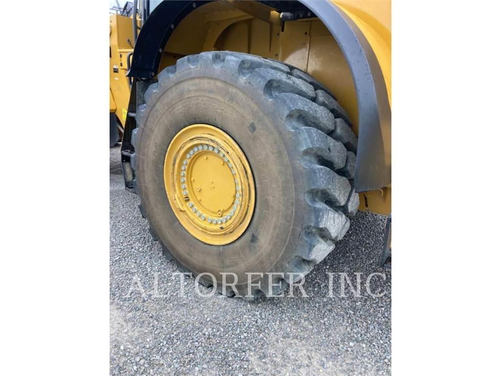 CAT 982M 輪胎式裝載機