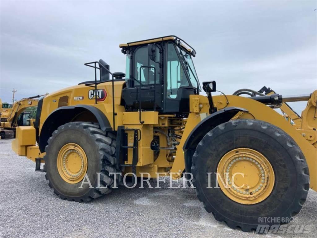 CAT 982M 輪胎式裝載機